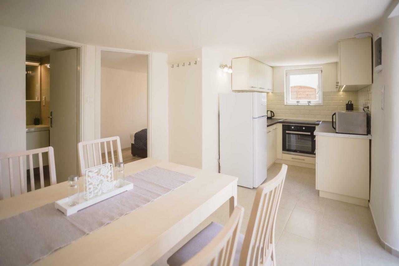 Eleven apartman house Keszthely Buitenkant foto