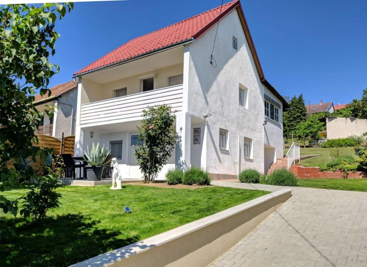 Eleven apartman house Keszthely Buitenkant foto